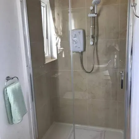 아파트 The Snuggly Sheep Farm Shepherd Hut *