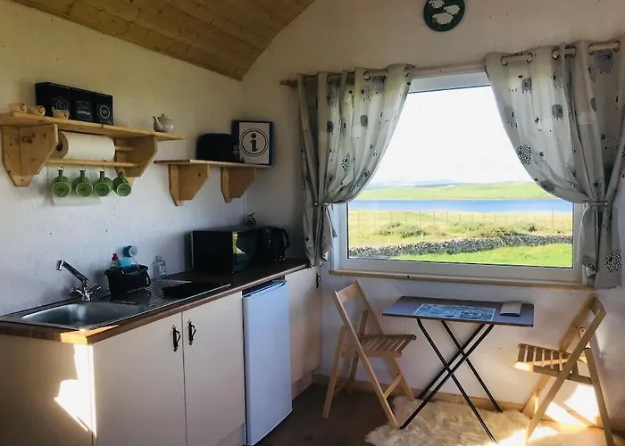 The Snuggly Sheep Farm Shepherd Hut Апартаменты